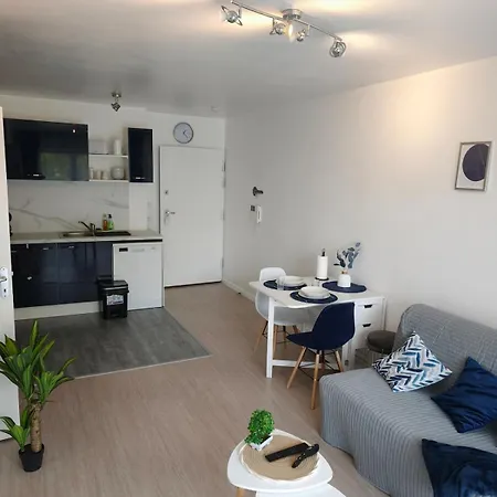 Апартаменты T2 Proche Terrasse Et Parking Souterrain *