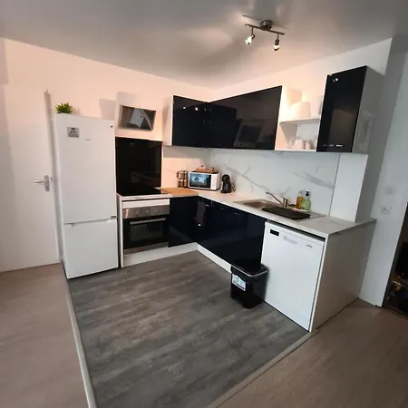 T2 Proche Terrasse Et Parking Souterrain Apartment Meaux